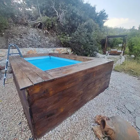 Nefeli Rhodes Архангелос